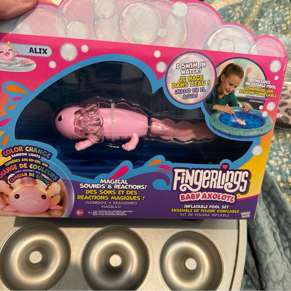 NIB Fingerlings Baby Axoloti